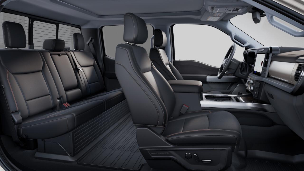 2025 Ford F-350 Super Duty SRW Lariat Photo5