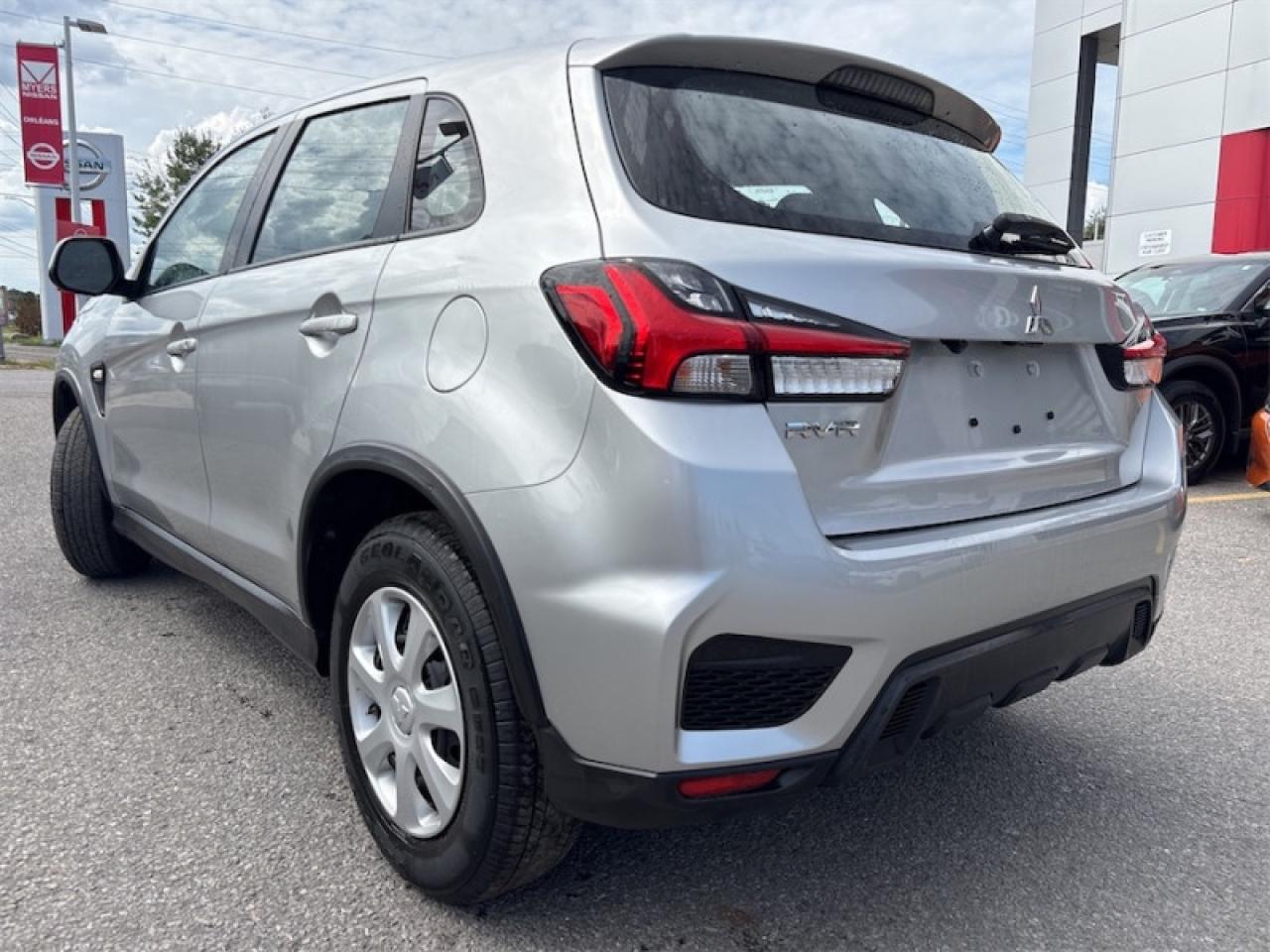 2022 Mitsubishi RVR ES  One Owner & Clean CARFAX Photo3