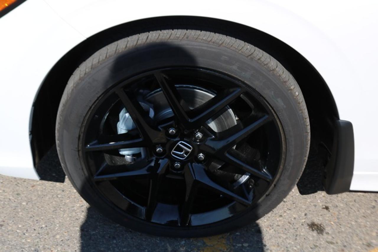2026 Honda Civic Hybrid Photo2