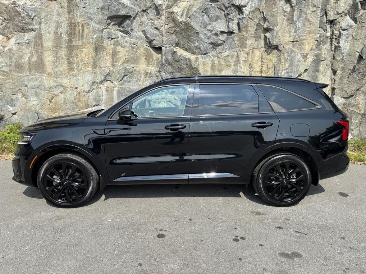 2023 Kia Sorento EX+ AWD Photo3
