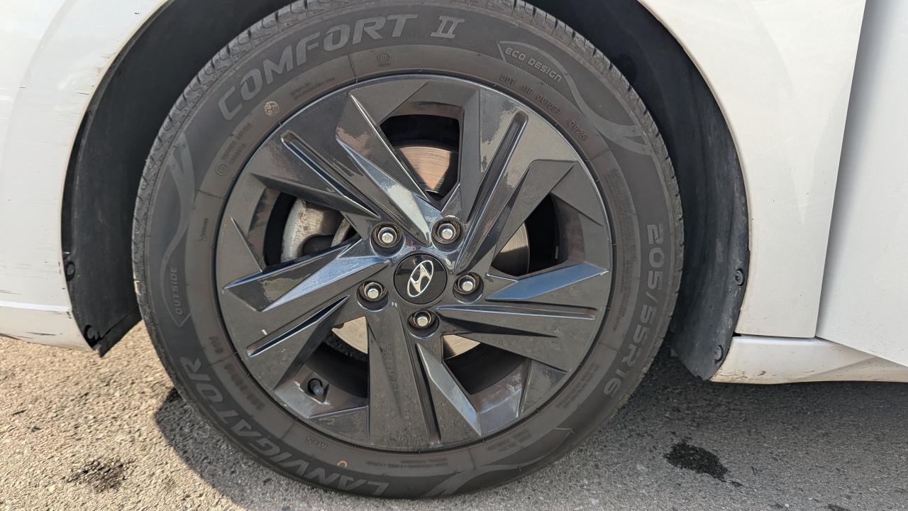 2021 Hyundai Elantra Preferred IVT - Photo #6