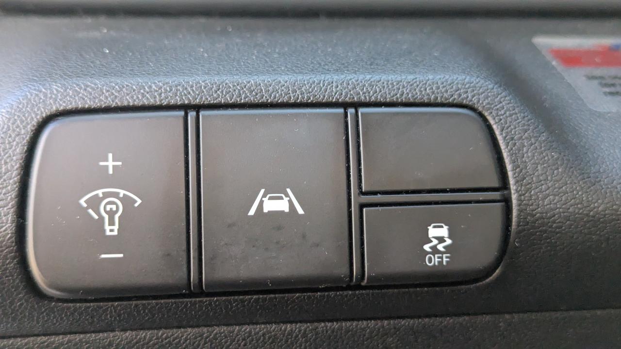 2021 Hyundai Elantra Preferred IVT - Photo #13