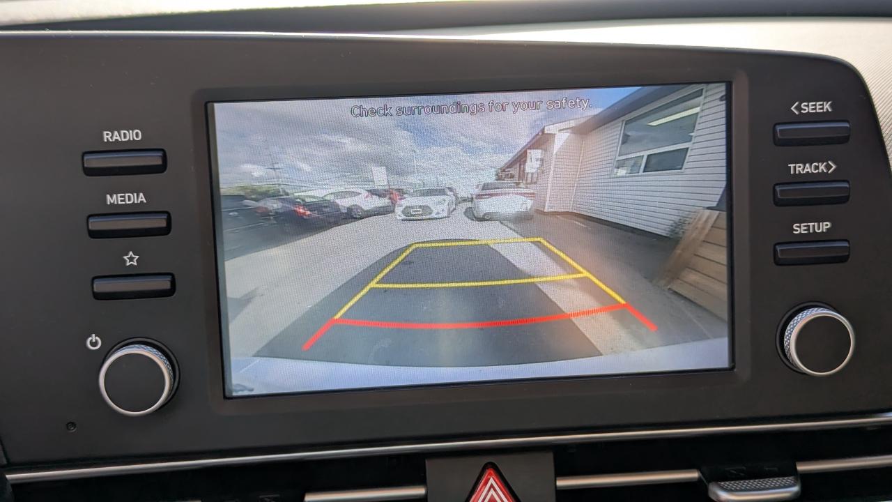 2021 Hyundai Elantra Preferred IVT - Photo #14