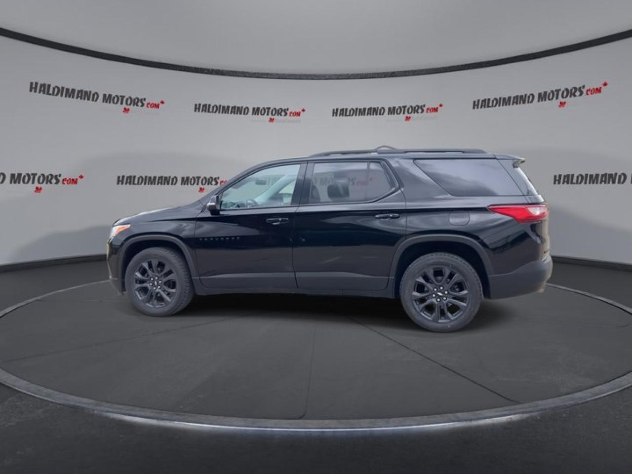2021 Chevrolet Traverse RS AWD | 2nd Row Captain Seats | Heated Seats | Leather Photo4