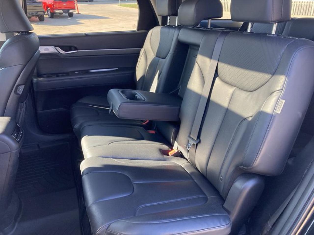 2023 Hyundai PALISADE Urban 8-Passenger AWD | Leather | | Heated Seats Photo