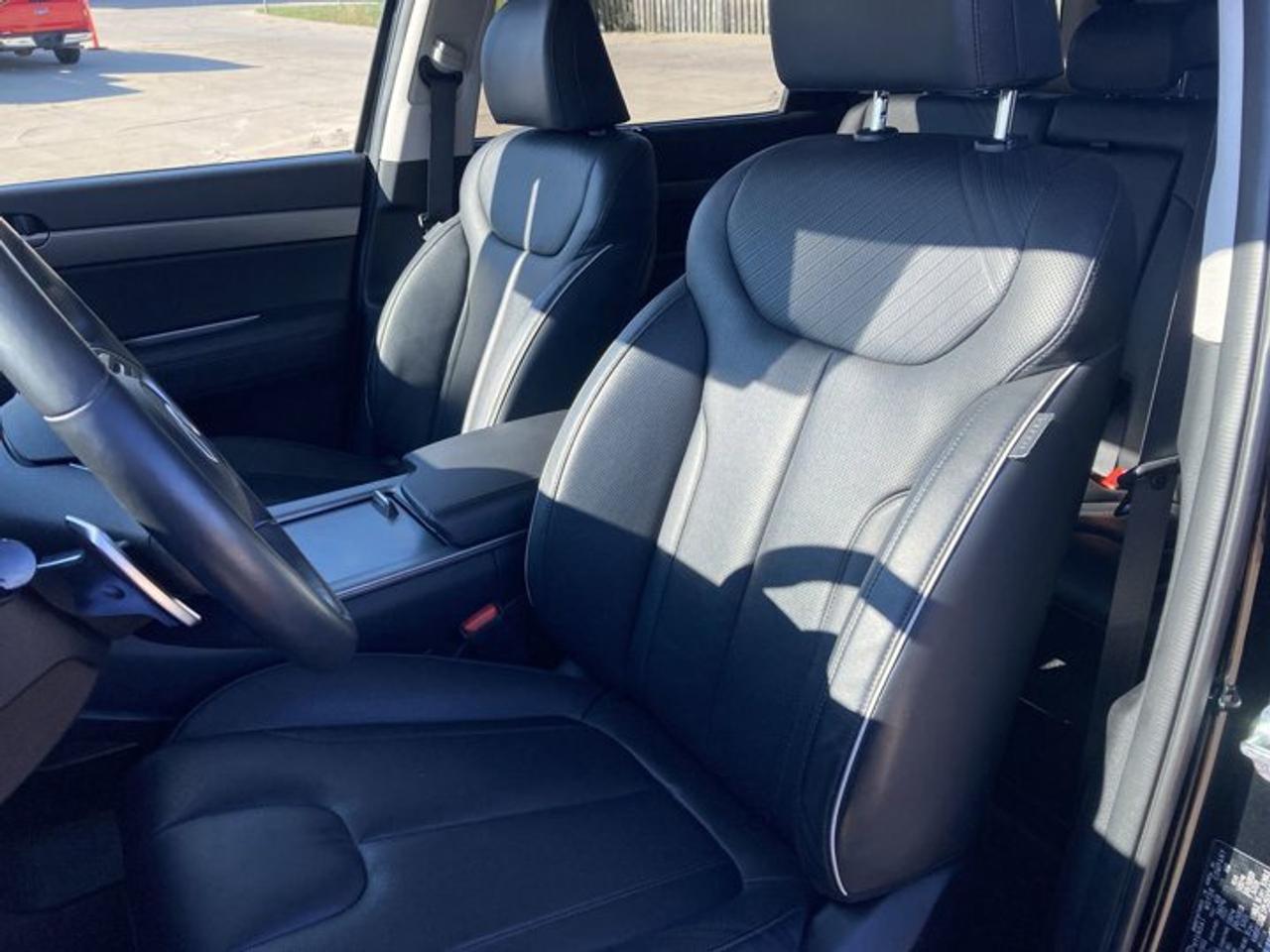 2023 Hyundai PALISADE Urban 8-Passenger AWD | Leather Seats | No accidents Photo