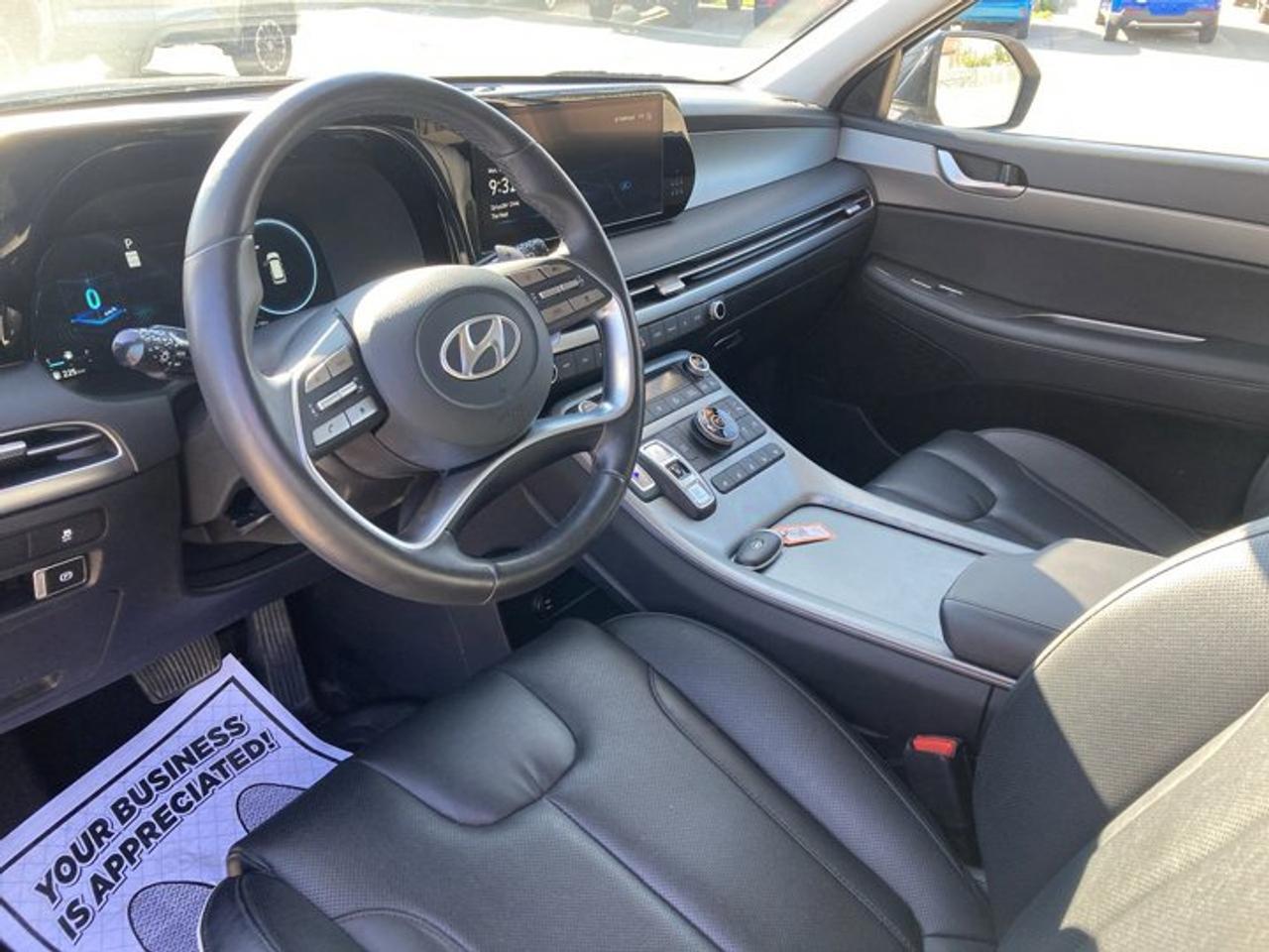 2023 Hyundai PALISADE Urban 8-Passenger AWD | Leather Seats | No accidents Photo
