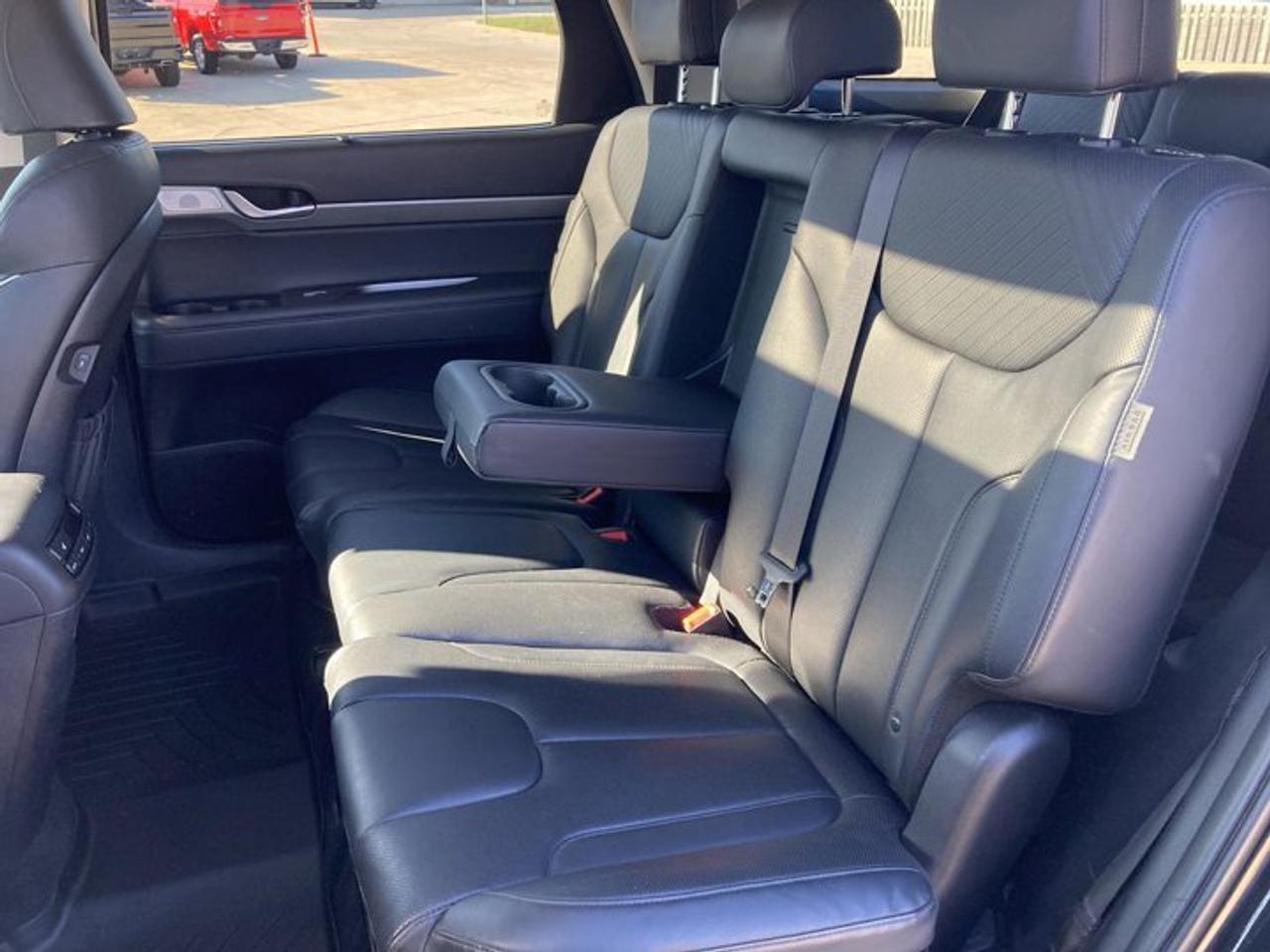 2023 Hyundai PALISADE Urban 8-Passenger AWD | Leather Seats | No accidents Photo