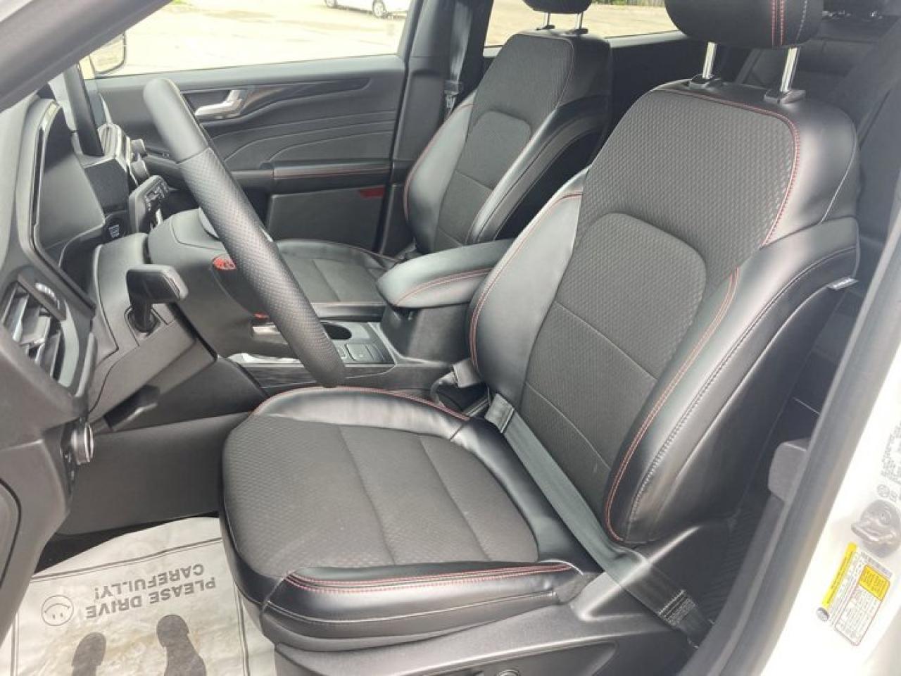 2023 Ford Escape ST-Line AWD Photo