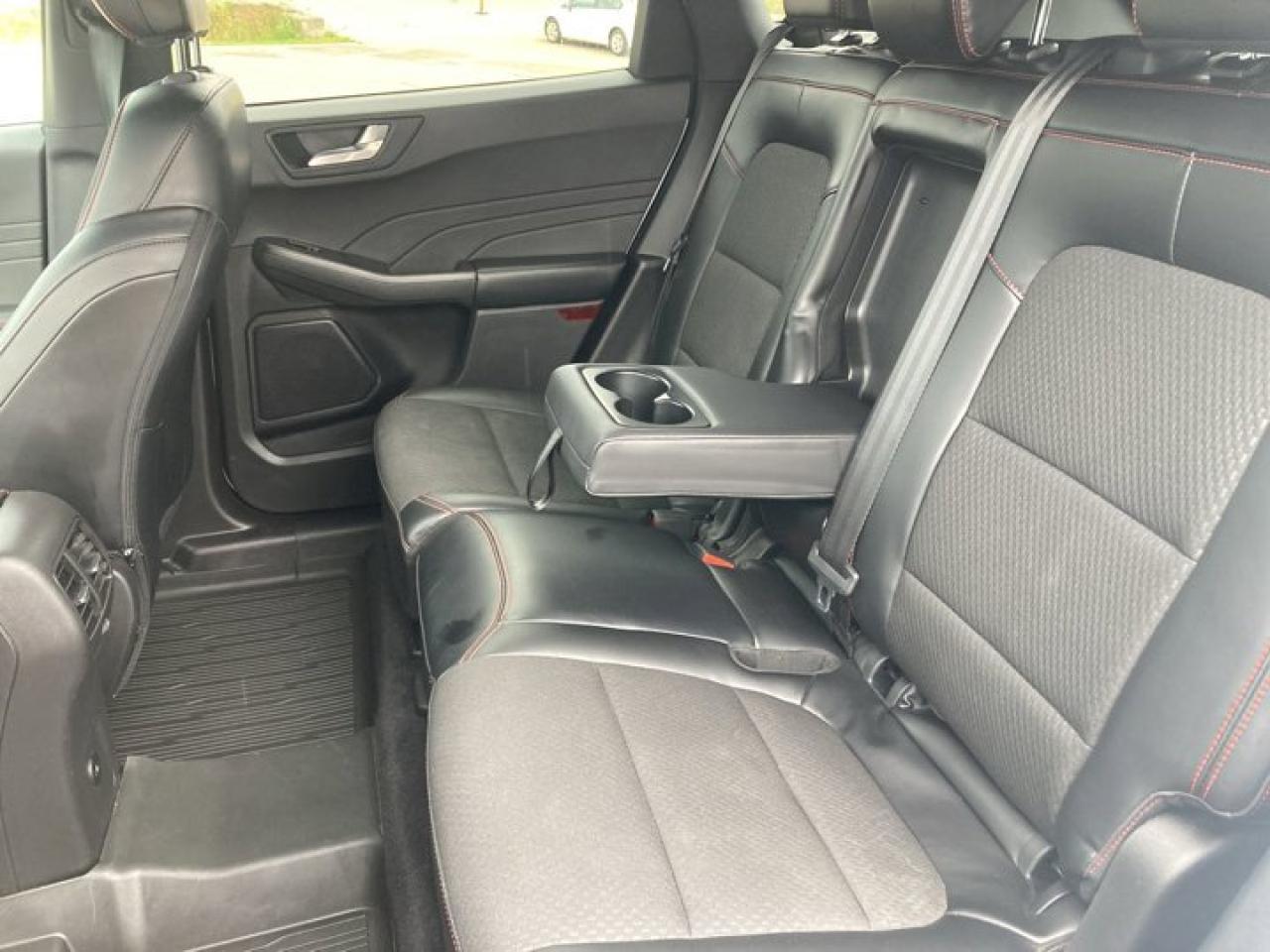 2023 Ford Escape ST-Line AWD Photo