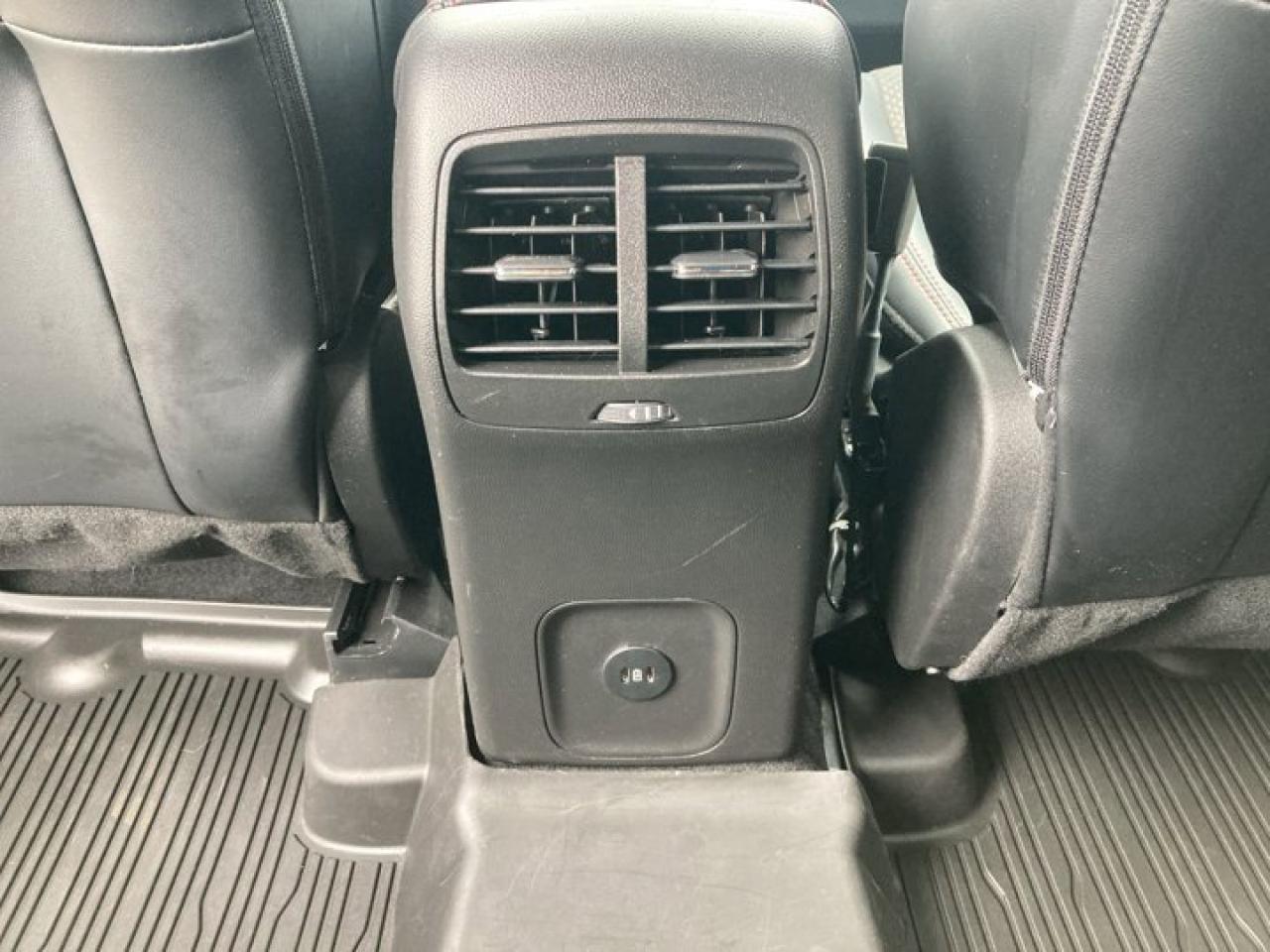 2023 Ford Escape ST-Line AWD Photo