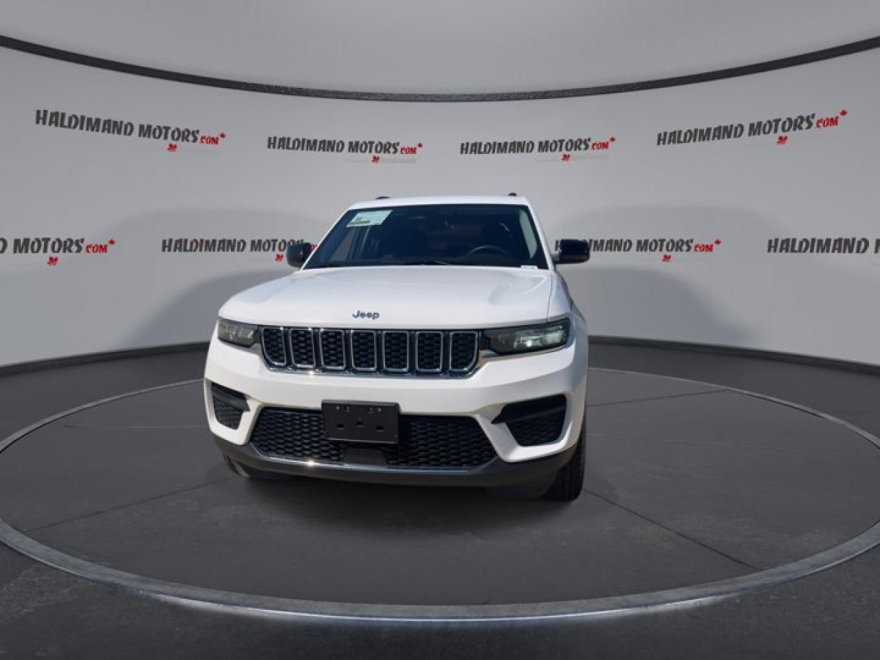 2023 Jeep Grand Cherokee Laredo 4X4 | Heated Seats | Heated Steering Wheel Photo2