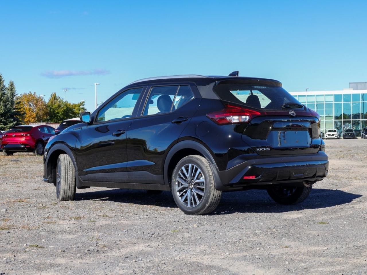 2025 Nissan Kicks Play SV  - Heated Seats -  Apple CarPlay Photo3