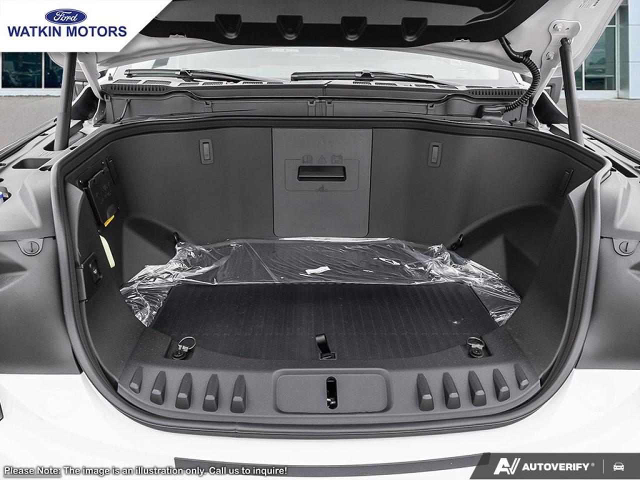 2025 Ford F-150 Lightning Flash Photo5