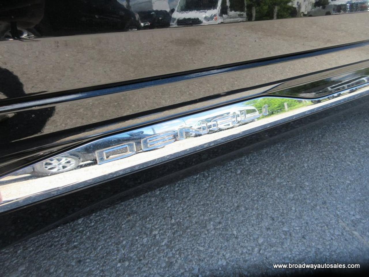 2024 GMC Terrain ALL-WHEEL DRIVE DENALI-VERSION 5 PASSENGER 1.5L - TURBO.. NAVIGATION.. PANORAMIC SUNROOF.. LEATHER.. HEATED SEATS & WHEEL.. POWER TAILGATE.. Photo