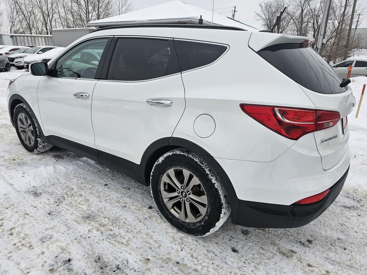 2015 Hyundai Santa Fe Sport AWD 4dr 2.4L Luxury, Panoramic Sunroof, 130 KM Photo