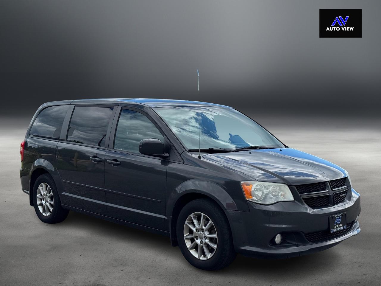 2011 Dodge Grand Caravan R/T **FULL LOADED MODEL**STOW N' GO** Photo2