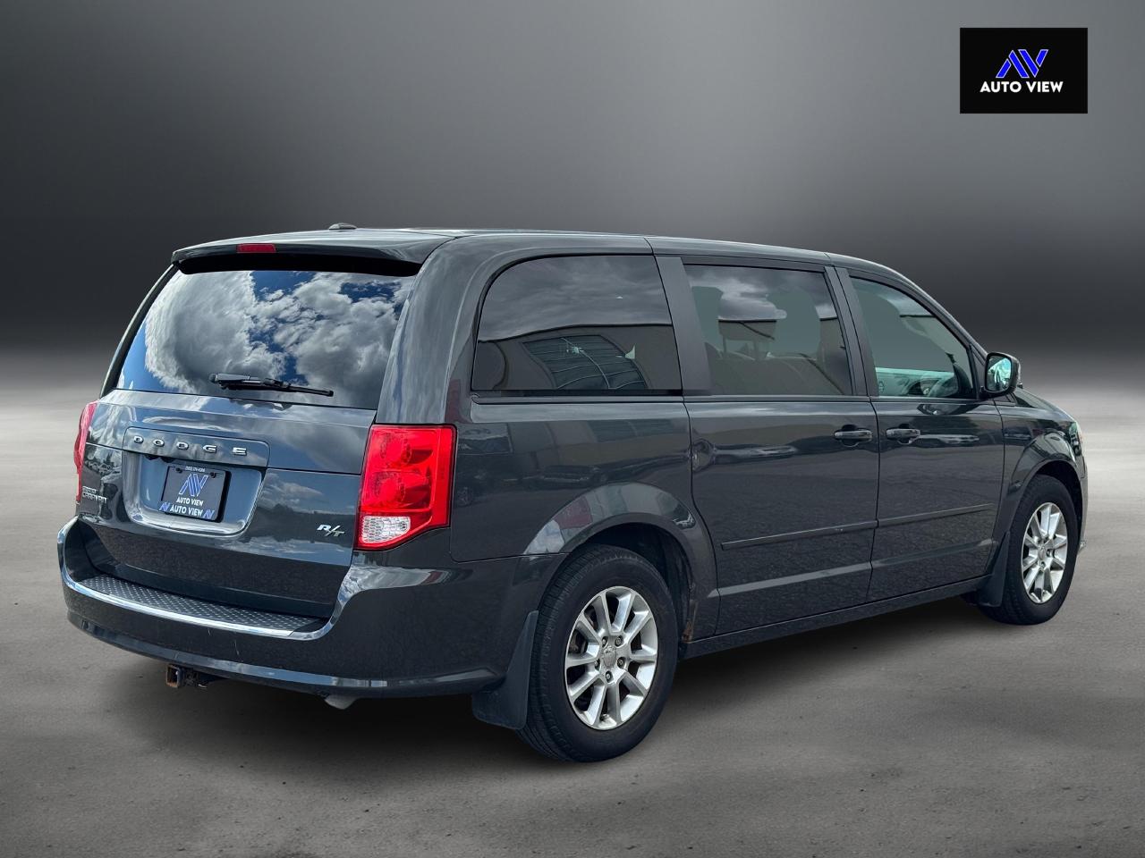 2011 Dodge Grand Caravan R/T **FULL LOADED MODEL**STOW N' GO** Photo4