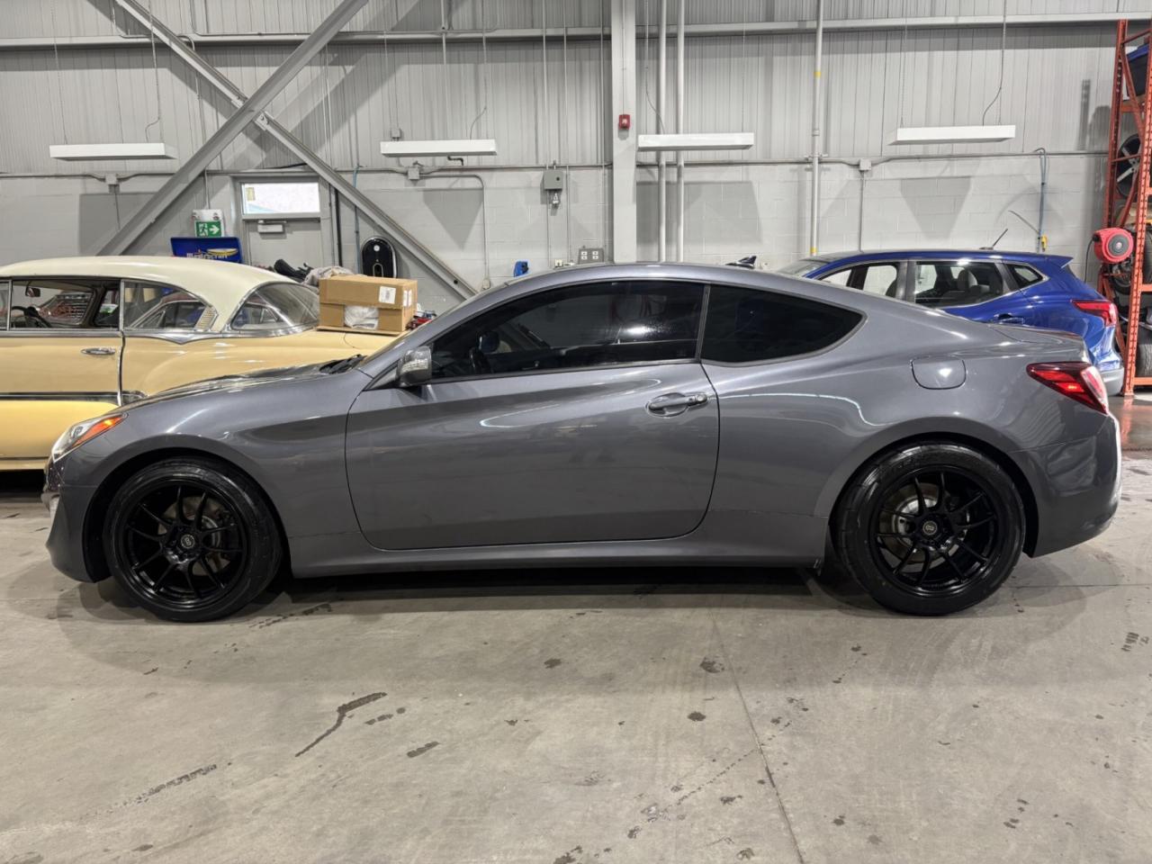 Used 2016 Hyundai Genesis PREMIUM-AUTO-76KM-LEATHER-2 SETS OF WHEELS for sale in Toronto, ON