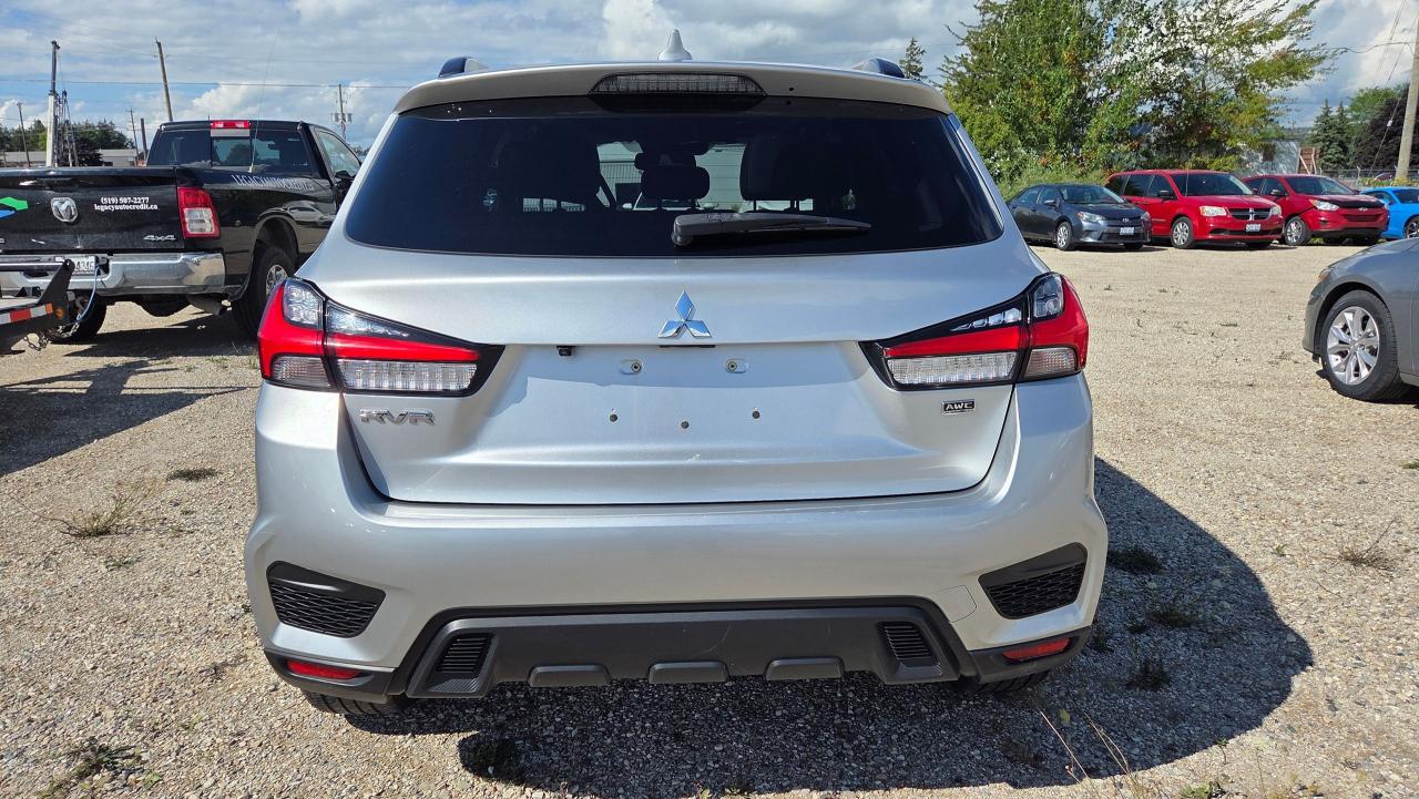 2021 Mitsubishi RVR SE - Photo #6