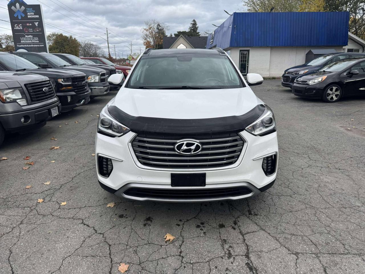 2017 Hyundai Santa Fe XL AWD 4dr Luxury w/6-Passenger - Photo #2