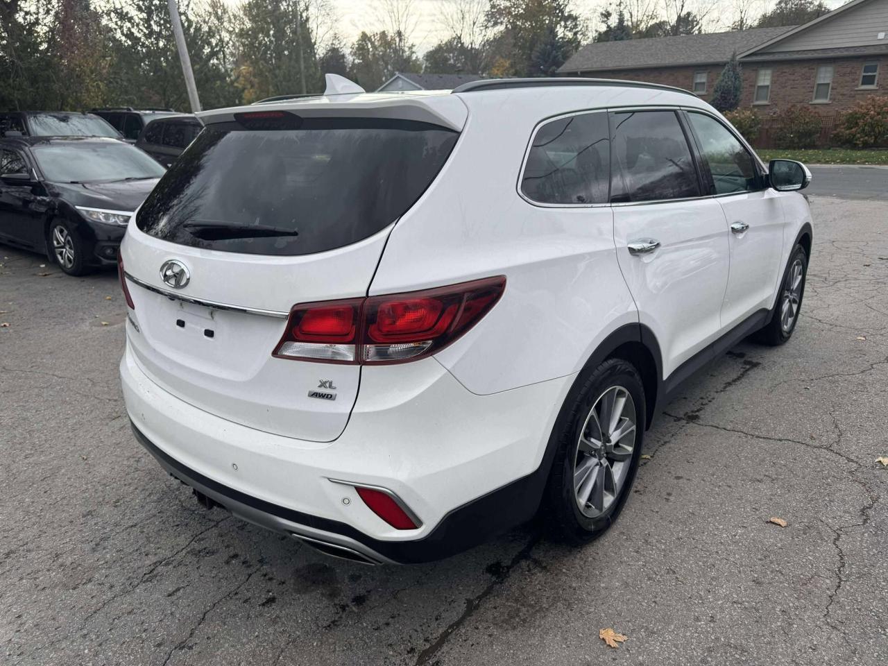 2017 Hyundai Santa Fe XL AWD 4dr Luxury w/6-Passenger - Photo #16