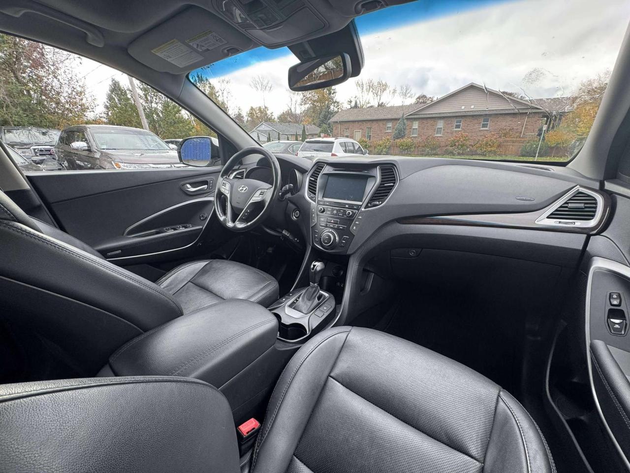 2017 Hyundai Santa Fe XL AWD 4dr Luxury w/6-Passenger - Photo #26