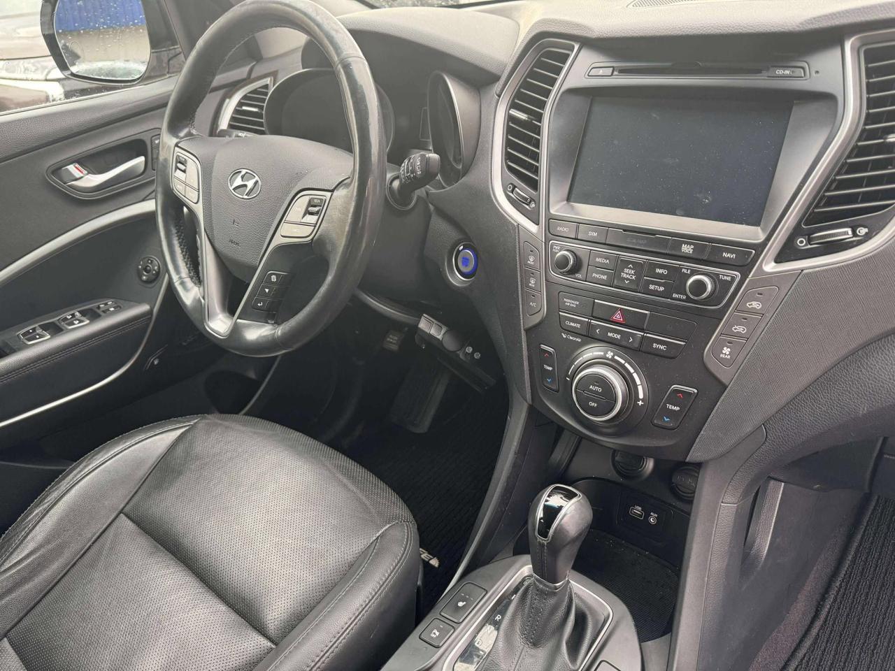 2017 Hyundai Santa Fe XL AWD 4dr Luxury w/6-Passenger - Photo #32