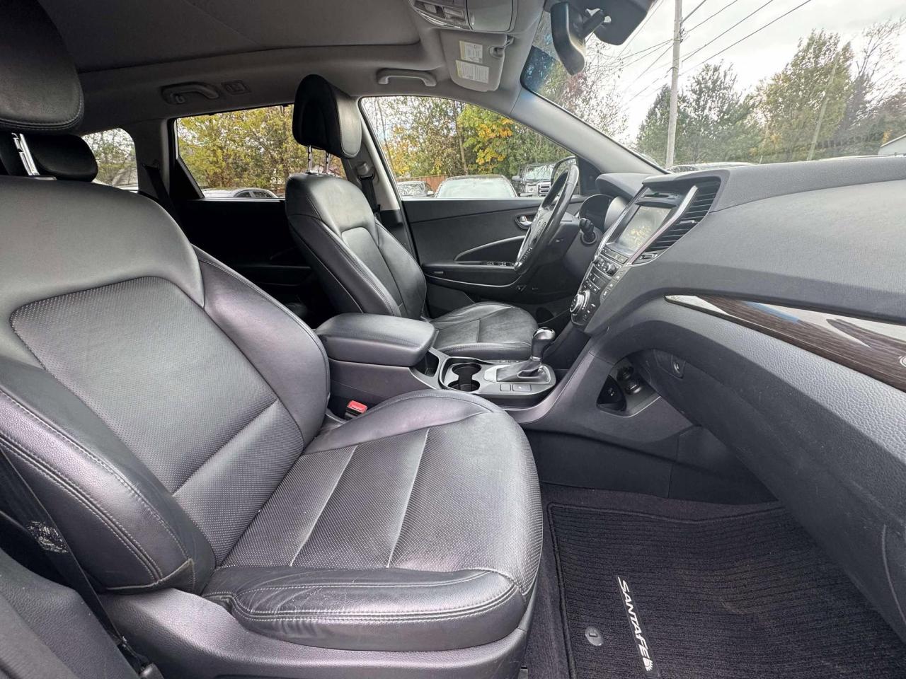 2017 Hyundai Santa Fe XL AWD 4dr Luxury w/6-Passenger - Photo #30