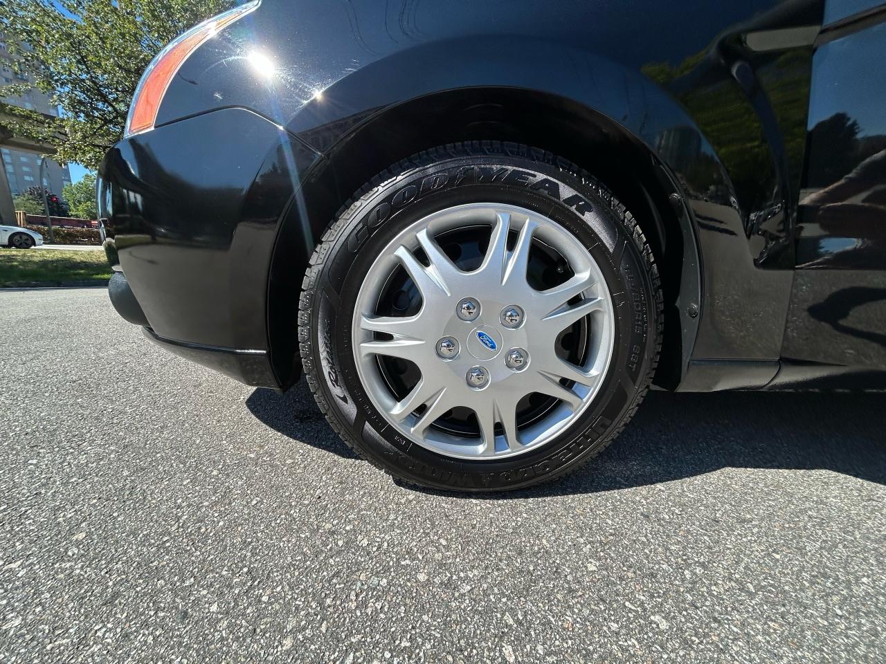 2011 Ford Focus SE - Photo #11