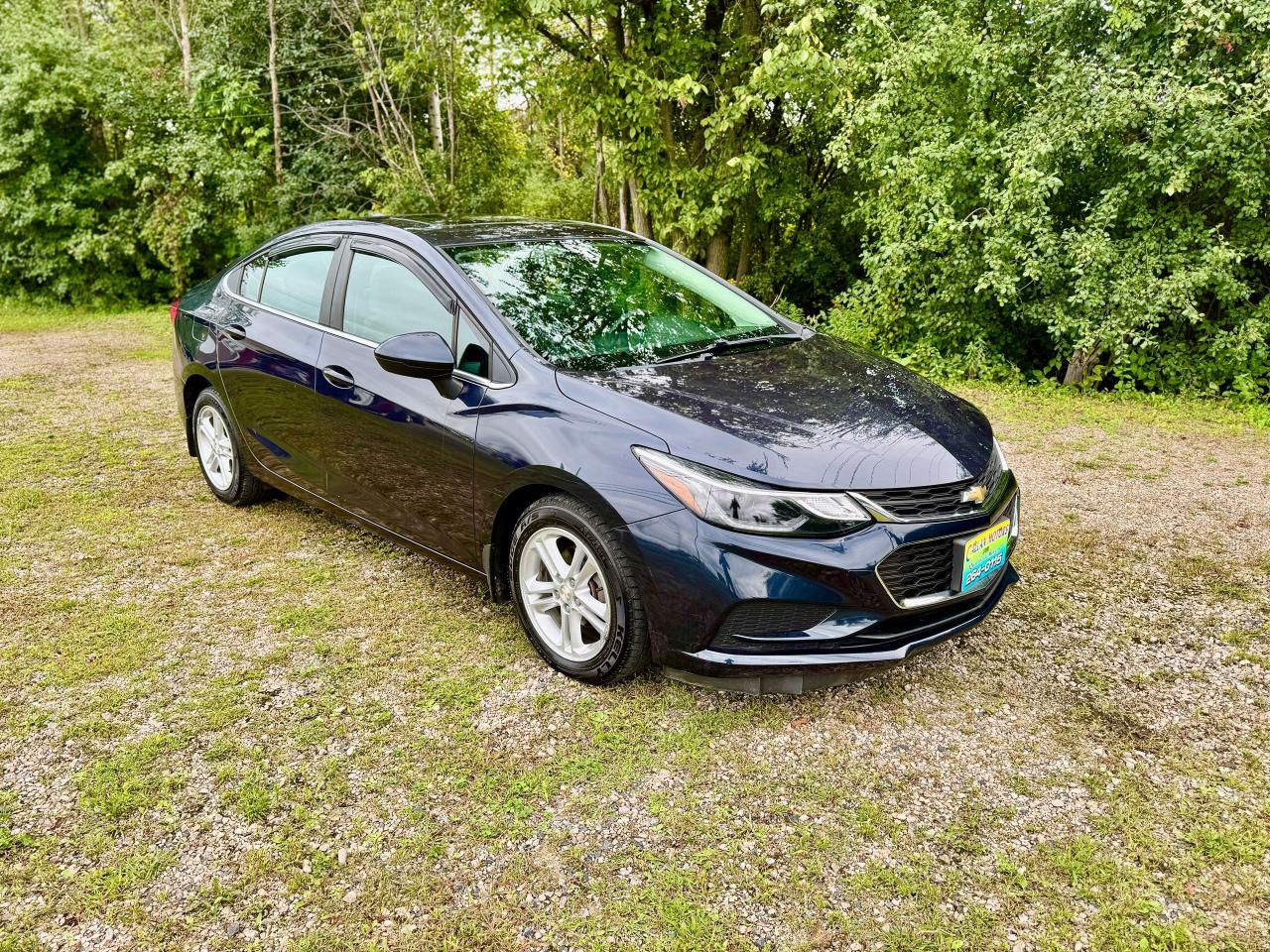 2016 Chevrolet Cruze LT Sunroof | Heated Seats | Low KMS - Photo #2