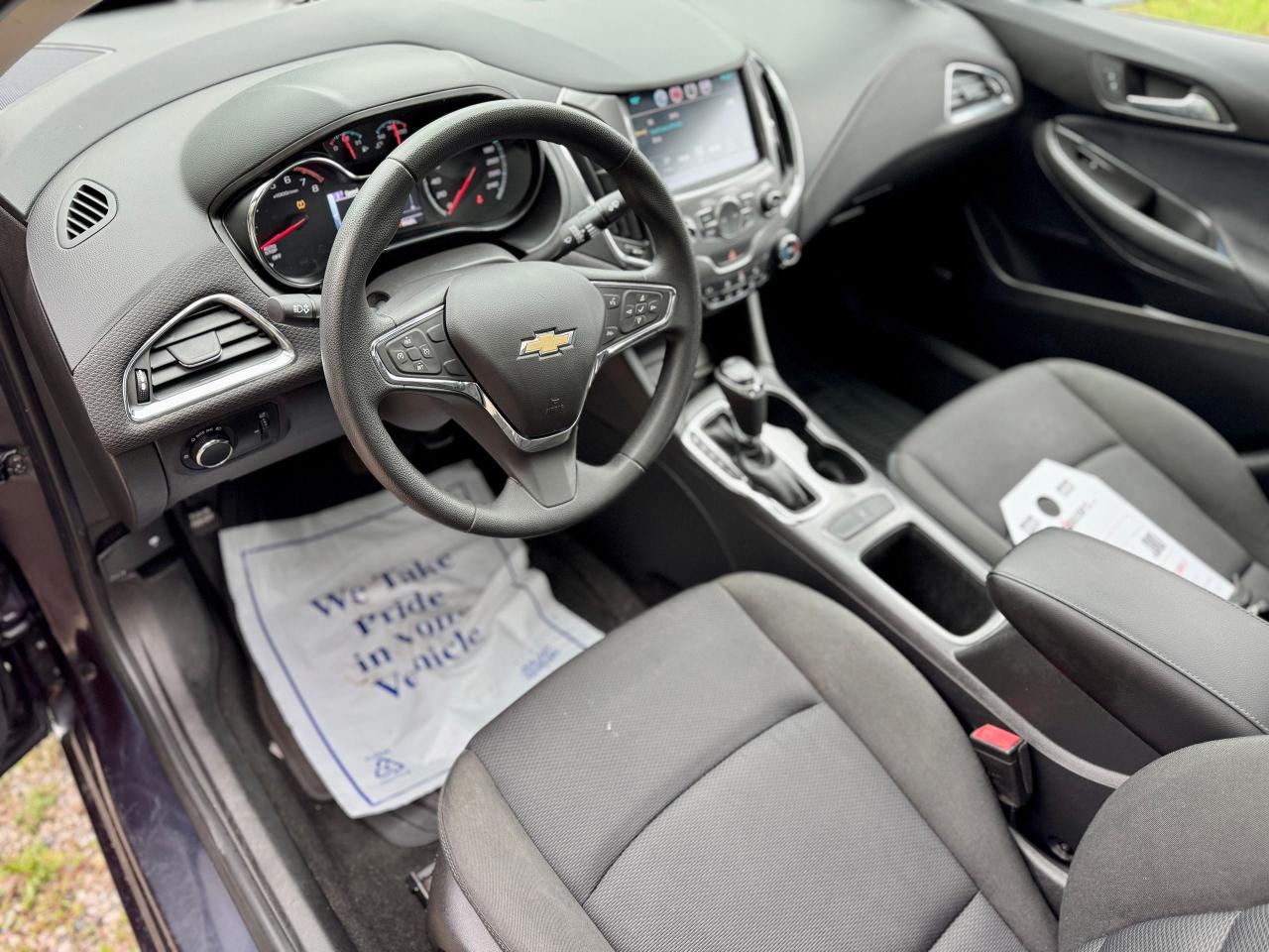 2016 Chevrolet Cruze LT Sunroof | Heated Seats | Low KMS - Photo #6