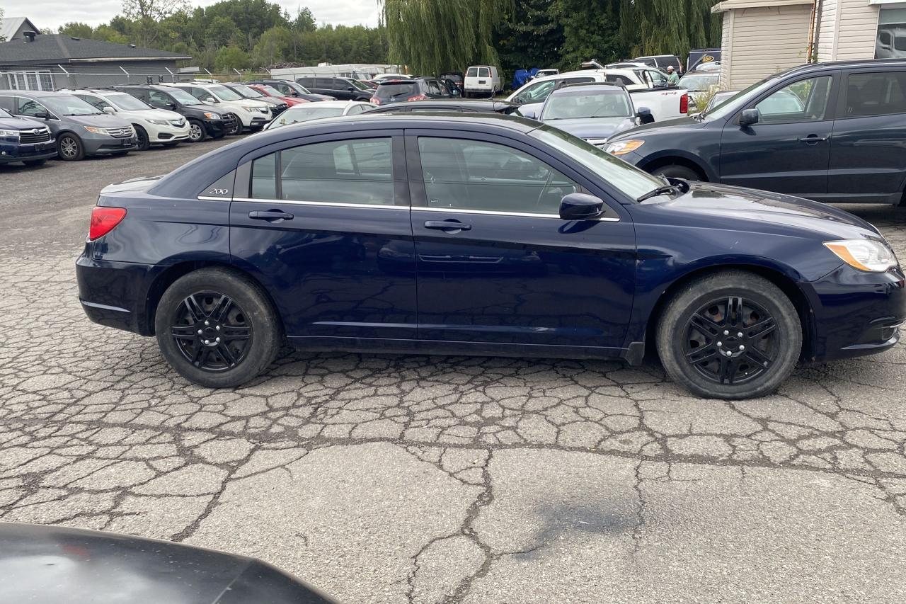 2013 Chrysler 200 LX- REBUILT TITLE Photo2