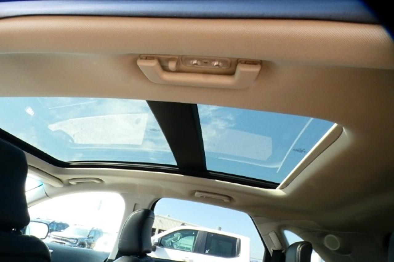 2023 Ford Edge Titanium AWD w/Htd Leather, pano S/R, BUC - Photo #18