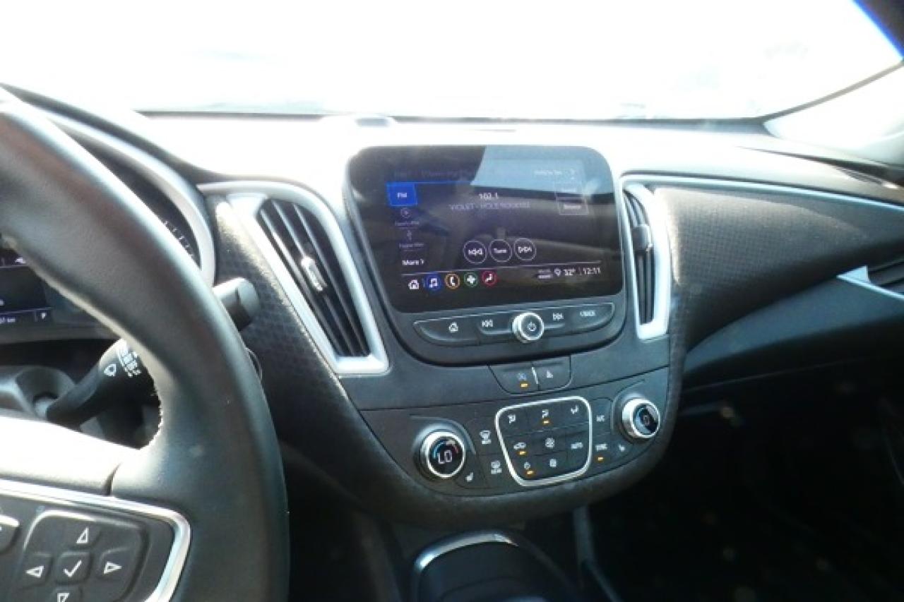 2023 Chevrolet Malibu 1LT w/Htd cloth, pano S/R, BUC - Photo #14