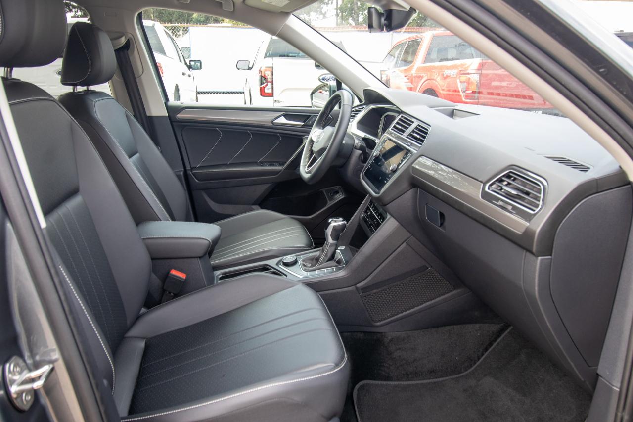 2024 Volkswagen Tiguan COMFORTLINE 4Motion Photo5