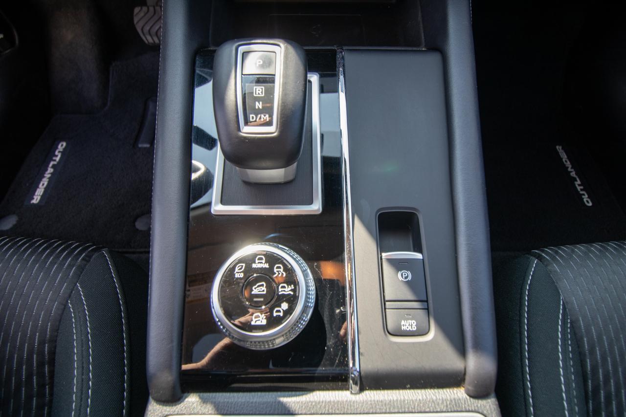 2024 Mitsubishi Outlander SE S-AWC Photo5