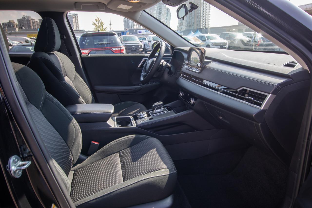 2024 Mitsubishi Outlander SE S-AWC Photo5