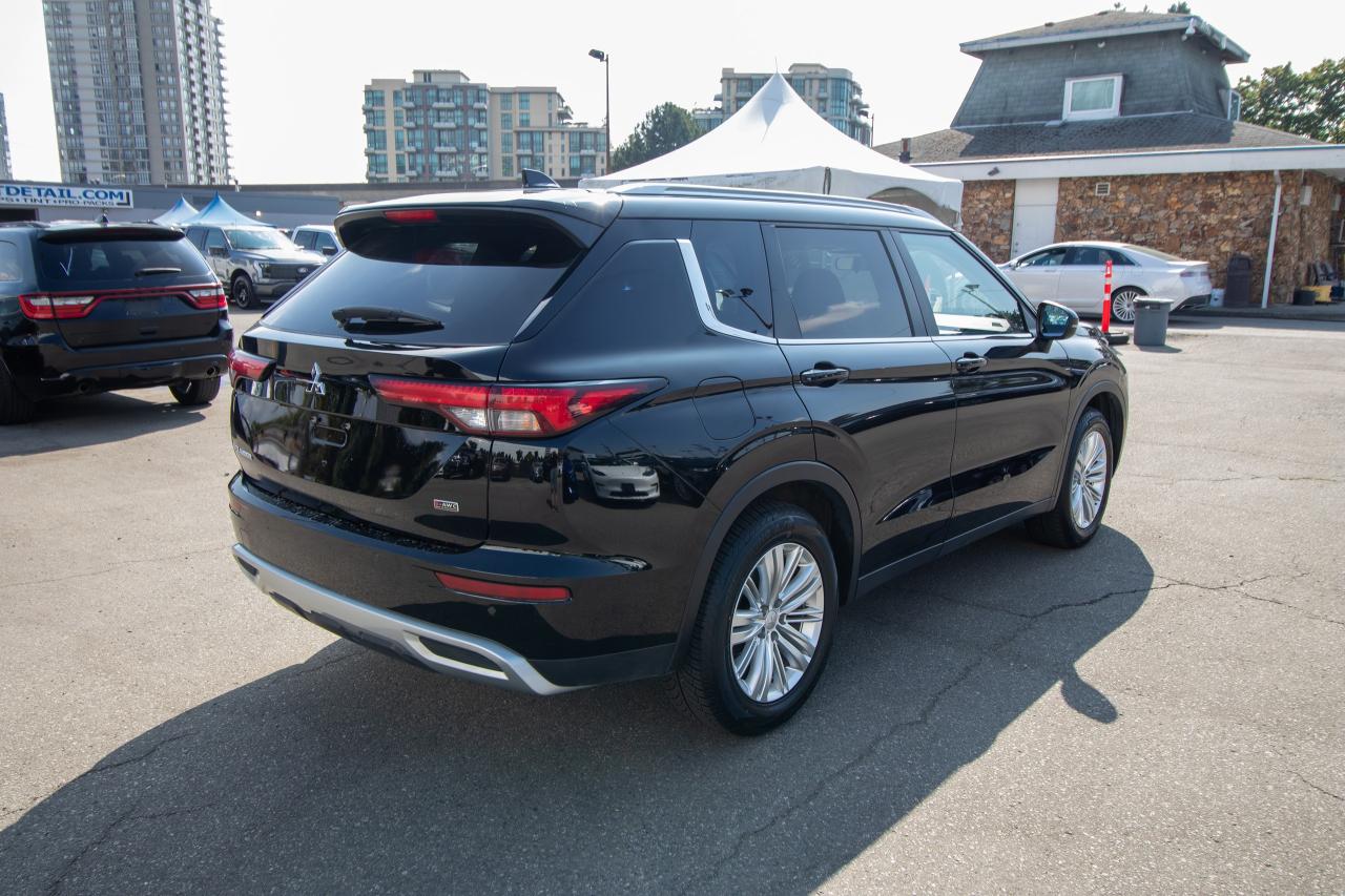 2024 Mitsubishi Outlander SE S-AWC Photo5