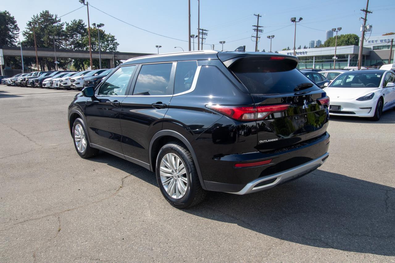 2024 Mitsubishi Outlander SE S-AWC Photo5