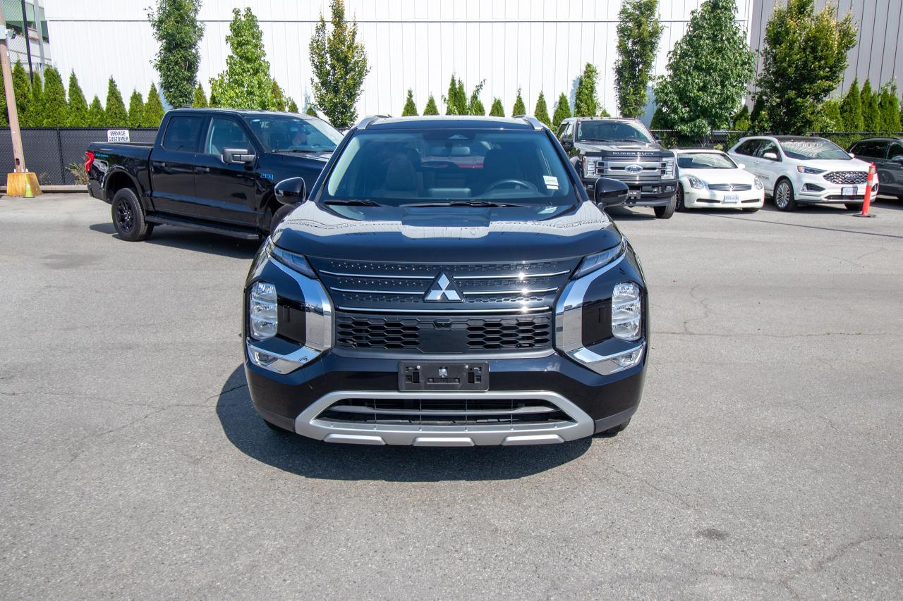 2024 Mitsubishi Outlander SE S-AWC Photo3