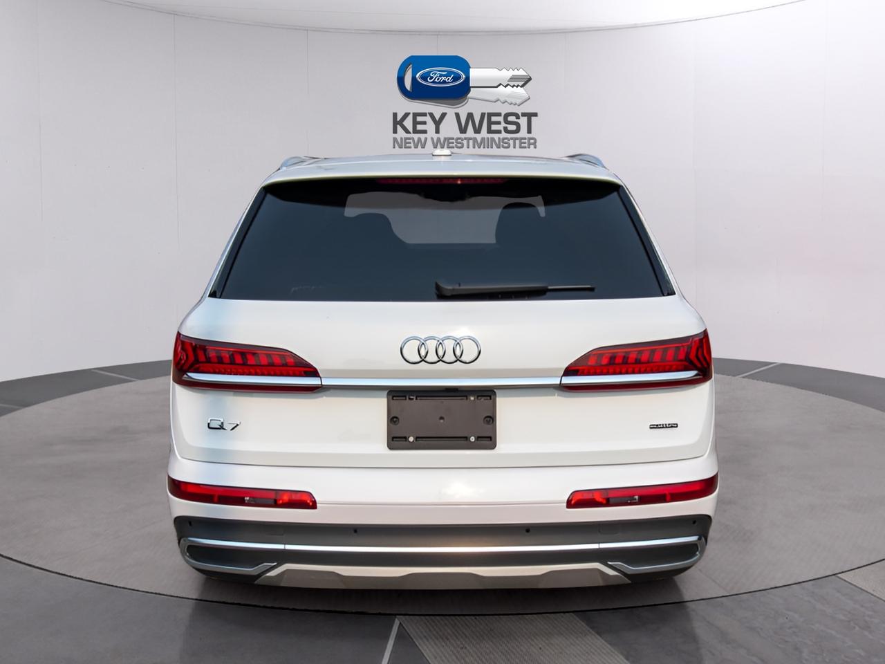 2024 Audi Q7 Komfort 45 TFSI quattro *ONE OWNER!* Photo3