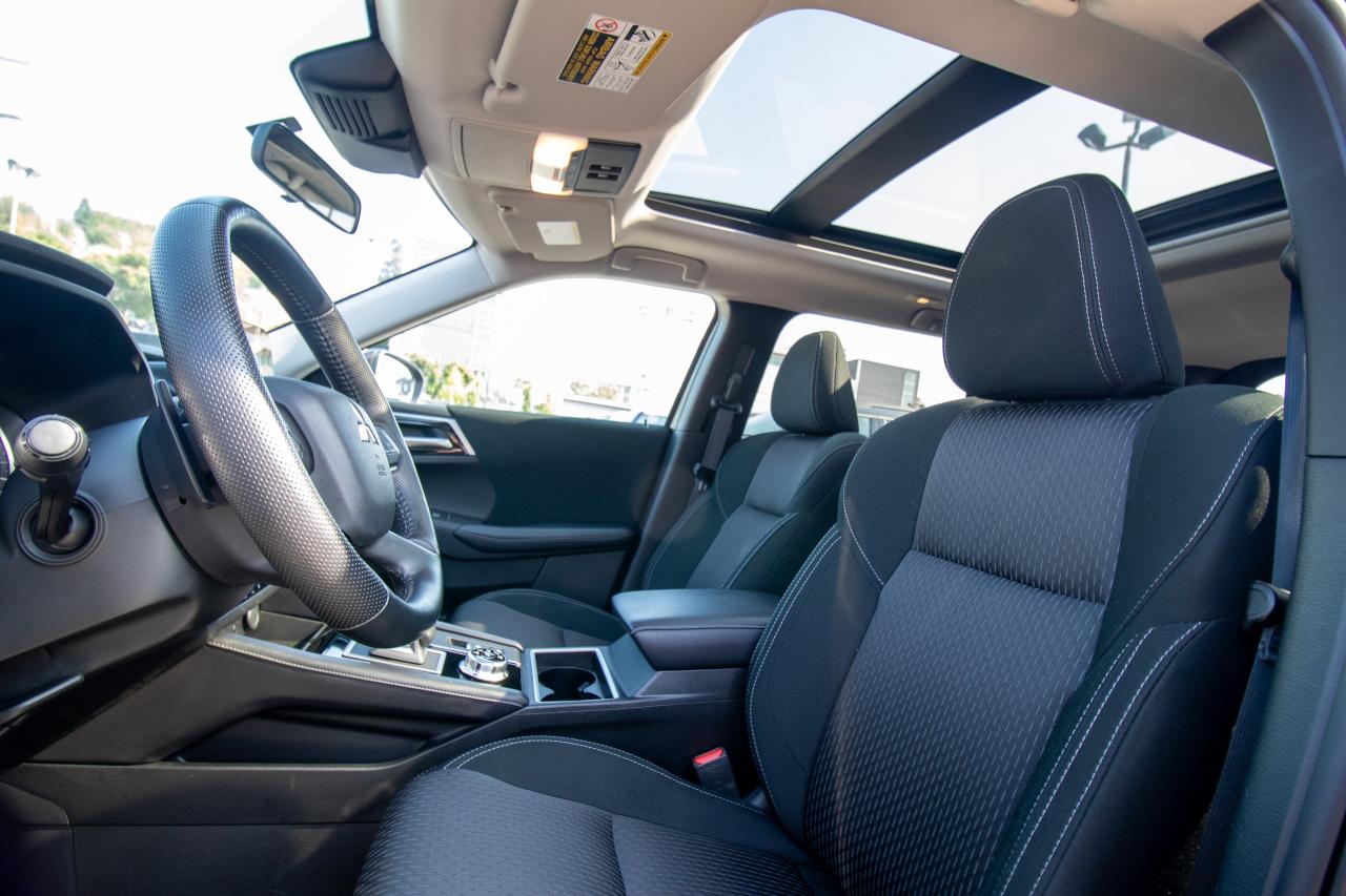 2024 Mitsubishi Outlander SE Photo5
