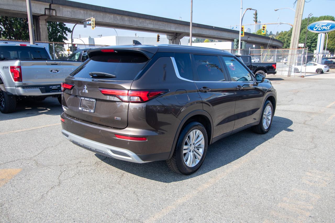 2024 Mitsubishi Outlander SE Photo5