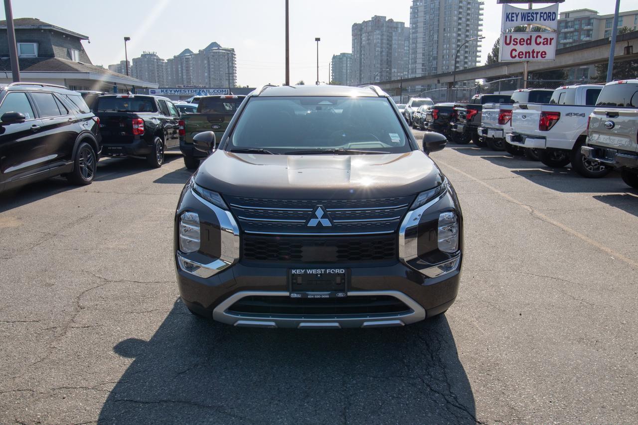 2024 Mitsubishi Outlander SE Photo