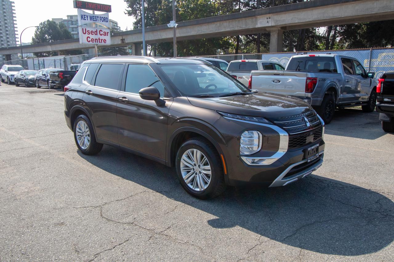 2024 Mitsubishi Outlander SE Photo4