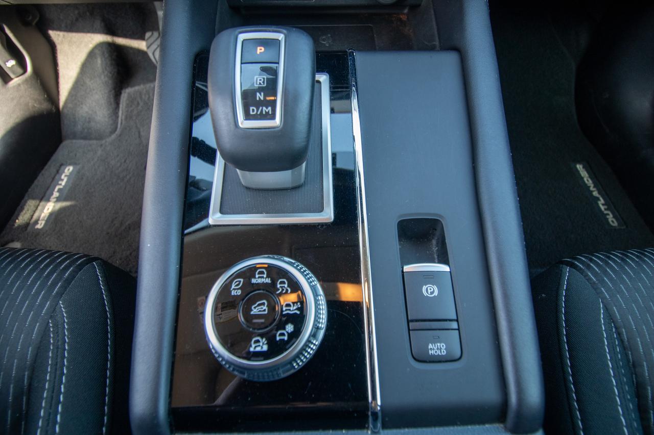 2024 Mitsubishi Outlander SE Photo5