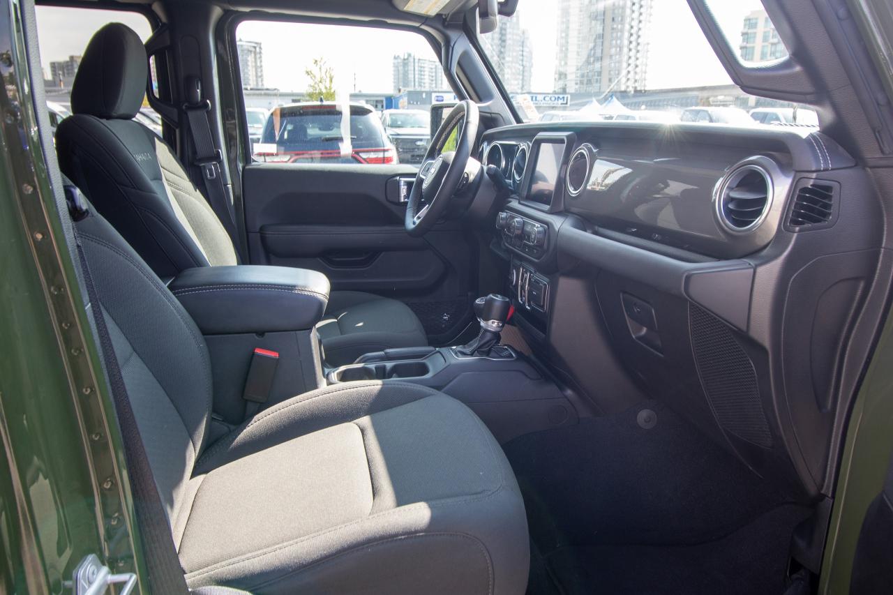 2023 Jeep Wrangler Sahara 4 Door 4x4 Photo5