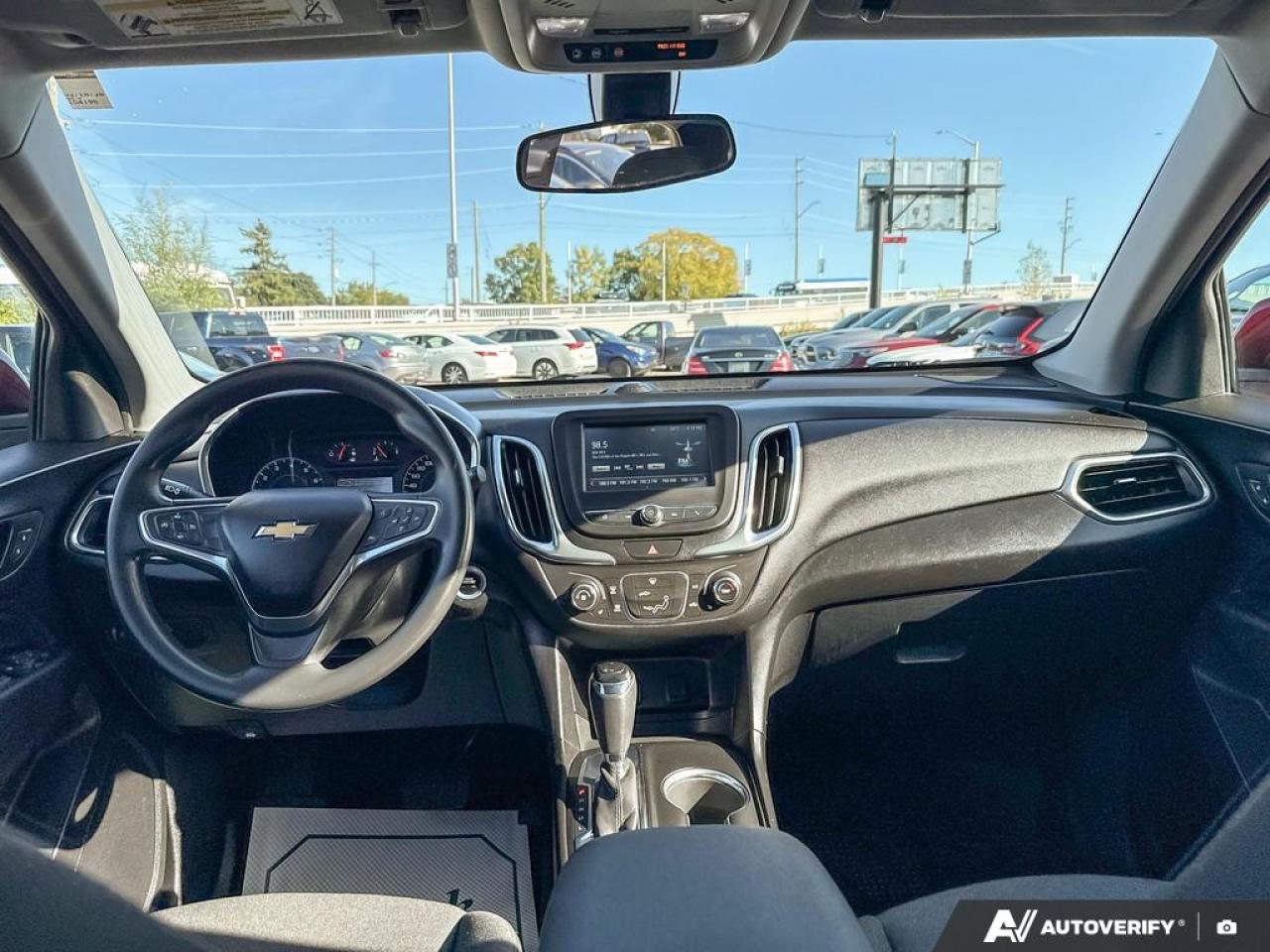 2018 Chevrolet Equinox LT / HEATED SEATS / REAR CAM / POWER SEAT / AUTO - Photo #11