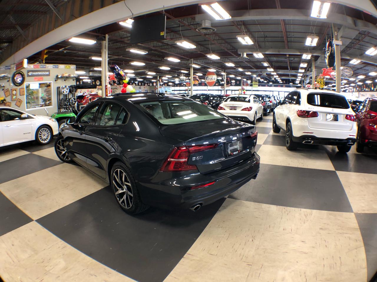 2020 Volvo S60 MOMENTUM T6 AWD LEATHER PAN/ROOF B/SPOT CAMERA Photo3